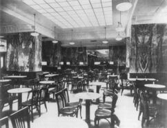 Café Capua, Viena (1913)