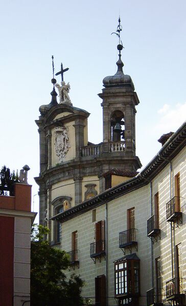 Archivo:Basílica de San Miguel y Palacio Arzobispal de Madrid.JPG