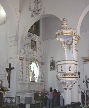 Iglesia La Veracruz-pulpito-Medellin.JPG