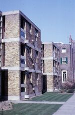 Langham House Close, Ham Common, Reino Unido. (1955-1958), junto con James Stirling.