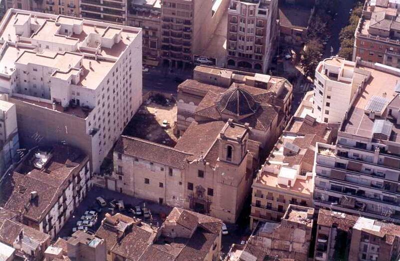 Archivo:Iglesia de Nuestra Señora del Pilar y San Lorenzo.jpg