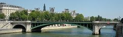 Puente de Notre-Dame en París.