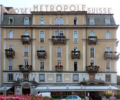 Hotel Metropole Suisse. Reestructuración de la fachada, Como (1926-1927)
