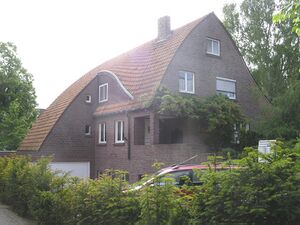 Villa in Krefeld Kliedbruch 2005.JPG