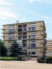 Complejo residencial Saint-Maclou, Mantes-la-Jolie (1957-1971), junto con Marcel Gojard y Claude Pradel-Lebar
