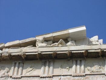 Triglifos en el friso de el Partenón