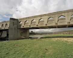 Puente de Findhorn, Tomatin, Highland (1924-1926) con Maxwell Aryton.