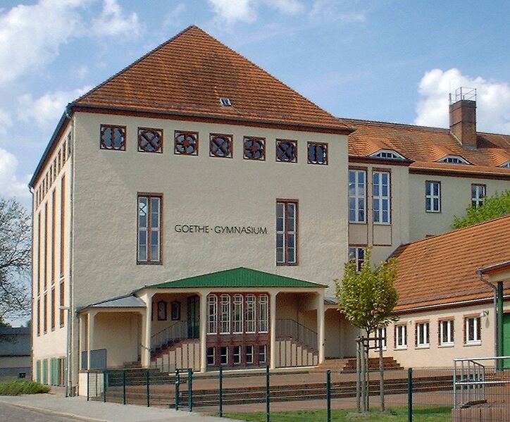 Archivo:Nauen Goethe Gymnasium.jpg