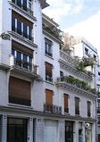 Edificio en el 26 de rue Vavin, París con su fachada escalonada que sirve como telón de fondo a la película El último tango en Paris (1912-1913)