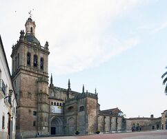 Catedral de Coria ( - 1530)