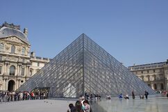 Pirámide del Louvre, París (1985-1989)