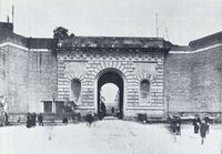 La Porta Salaria reconstruida en 1873, demolida posteriormente en 1921.