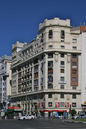 Edificios Titanic - Glorieta Cuatro Caminos (Madrid).jpg
