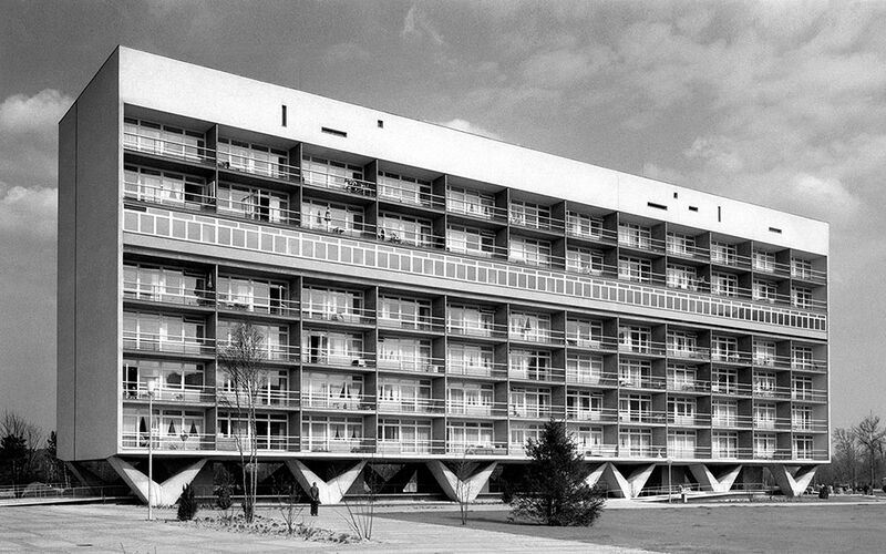 Archivo:Niemeyer.Interbau.2.jpg
