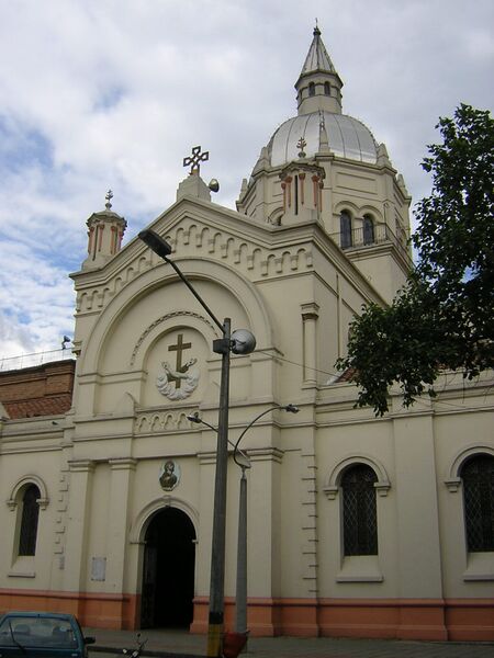 Archivo:Iglesia de San Benito-Medellin.JPG