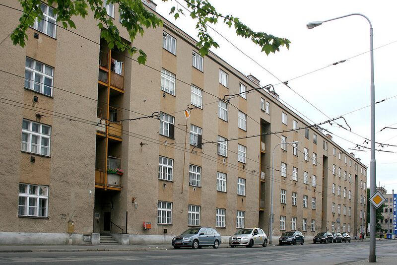 Archivo:Malobytové domy Nováčkova, Brno 2.jpg