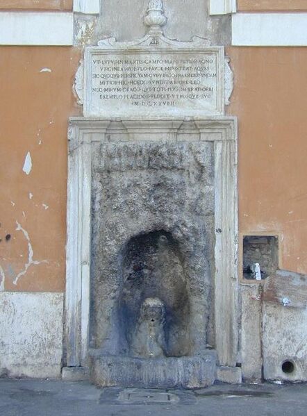 Archivo:000815 5 fontana a san Salvatore in Lauro.JPG