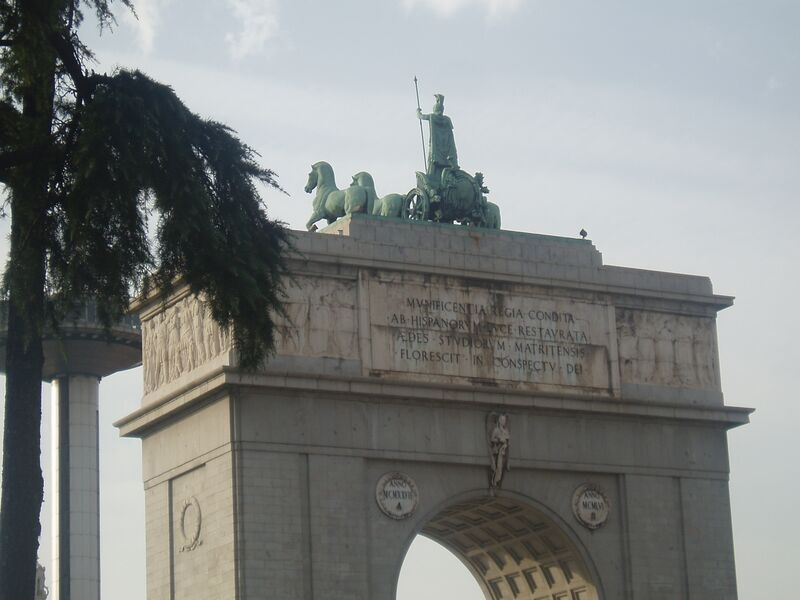 Archivo:Arco de la Victoria. Madrid.2.jpg