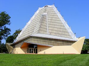 Frank Lloyd Wright. Sinagoga Beth Sholom.1.jpg