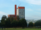 Escuela de Ingeniería de Leicester (1959-1963), junto con James Gowan.