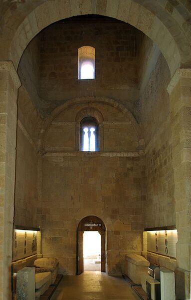 Archivo:Monasterio de San Miguel de Escalada 14 by-dpc.jpg