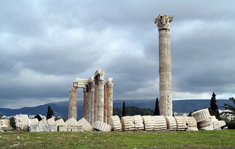 Archivo:Temple of Zeus in Athens 079.jpg
