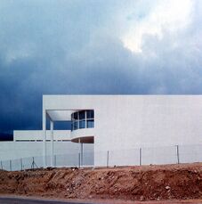 Centro de Día, Onil, Alicante (1982), en colaboración con Javier Esteban Martín