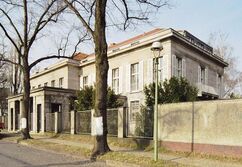 Casa para el arqueólogo y director del museo, Theodor Wiegand en Berlín, hoy en día sede del Instituto Arqueológico Alemán (1911–12)