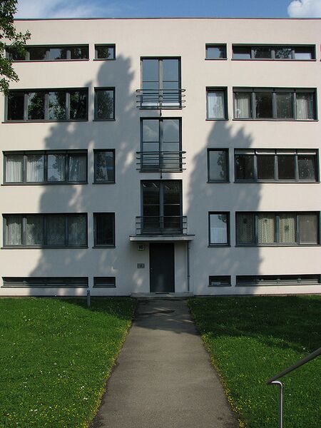 Archivo:Mies van der Rohe.Apartamentos Weissenhof.3.jpg