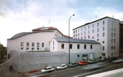 Centro de Servicios Sociales en la Puerta de Toledo, Madrid (1982-1989)