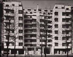Viviendas en Boulevard Raspail, París (1930-1931) junto con P. Cadré.