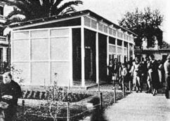 Biblioteca infantil desmontable, Barcelona (1934) junto con Josep Torres Clavé y Juan Bautista Subirana.
