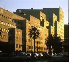 Edificio L'Illa en la Avenida Diagonal, Barcelona (1986-1993)