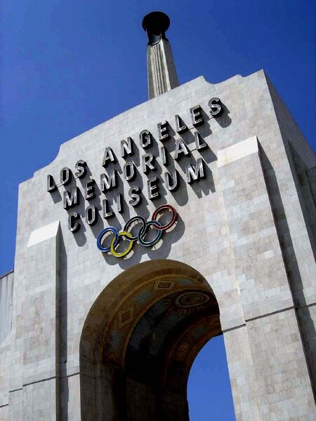 Archivo:LA Coliseum gate.jpg