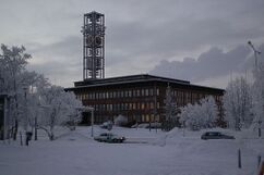 Ayuntamiento de Kiruna, junto con Alvar Aalto (1963)