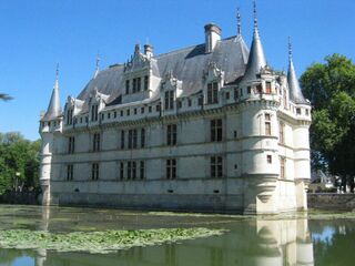 Fachada del castillo de Azay-le-Rideau