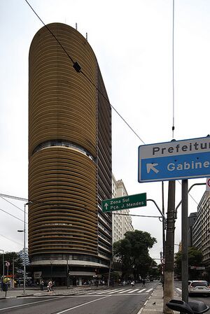 Niemeyer.EdificioMontreal.jpg