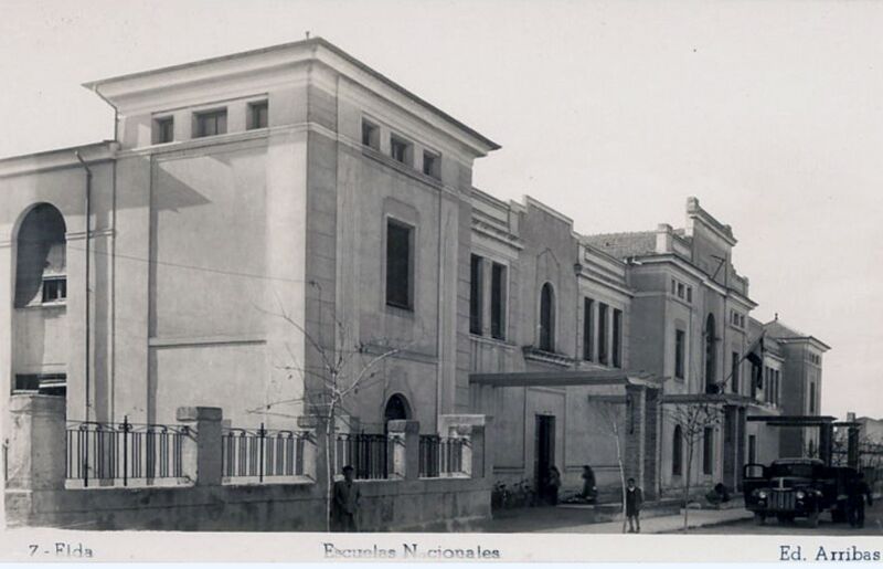 Archivo:Postal edificio original.jpg