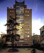 viviendas sociales en La Quintana, Madrid (1952-1956), junto con Miguel García Monsalve