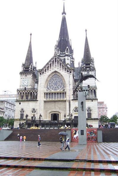 Archivo:Catedral manizales.jpg