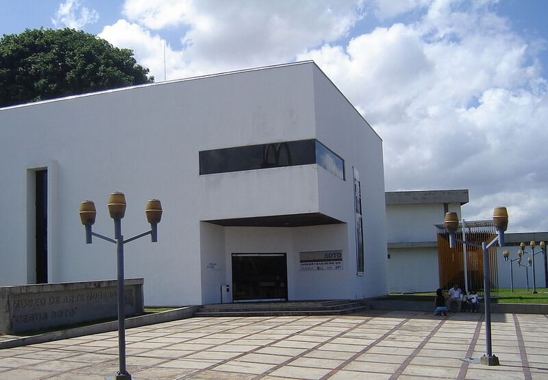 Archivo:Jesús Soto Museum of Modern Art facade.jpg