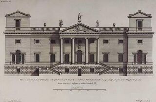 Neopalladianismo: Houghton Hall, cuya fachada fue diseñada por Colen Campbell‏‎ y completada en 1722. Las torres laterales del proyecto original fueron sustituidas por cúpulas finalmente.