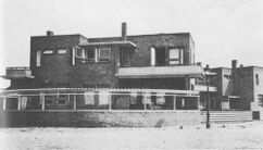 Casa en Doornstraat, La Haya (1922), junto con Bernard Bijvoet.