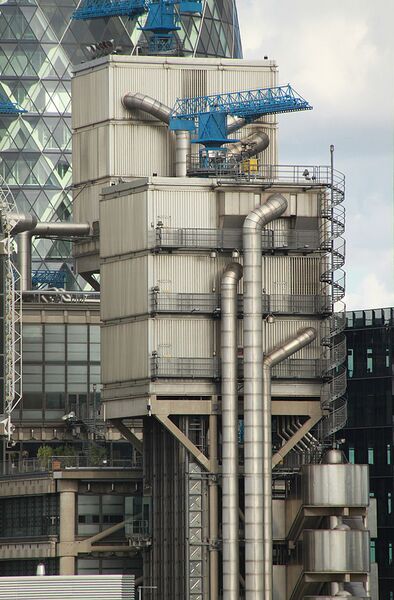 Archivo:London - Lloyd's building - View from The Monument (5026764705).jpg