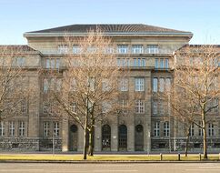 Oficinas Continental Rubber Company, Hannover, Alemania. (1913-1920)(ampliación 1919-20)