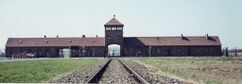 Entrada de Auschwitz II, el campo de concentración principal