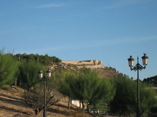 Vista del castillo de Guardamar desde su flanco norte
