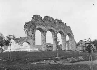 Ruinas de la catedral en la década de 1890. Foto de Alex Lindahl.