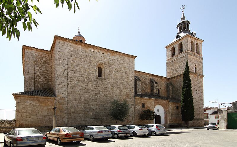 Archivo:Dosbarrios, Iglesia Santo Tomas Cantuariense.jpg