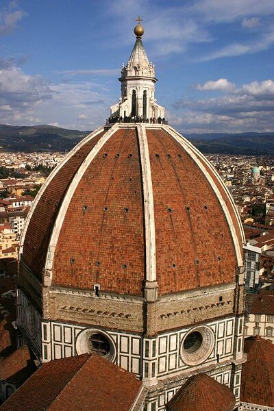 Archivo:View of the Duomo's dome, Florence.jpg